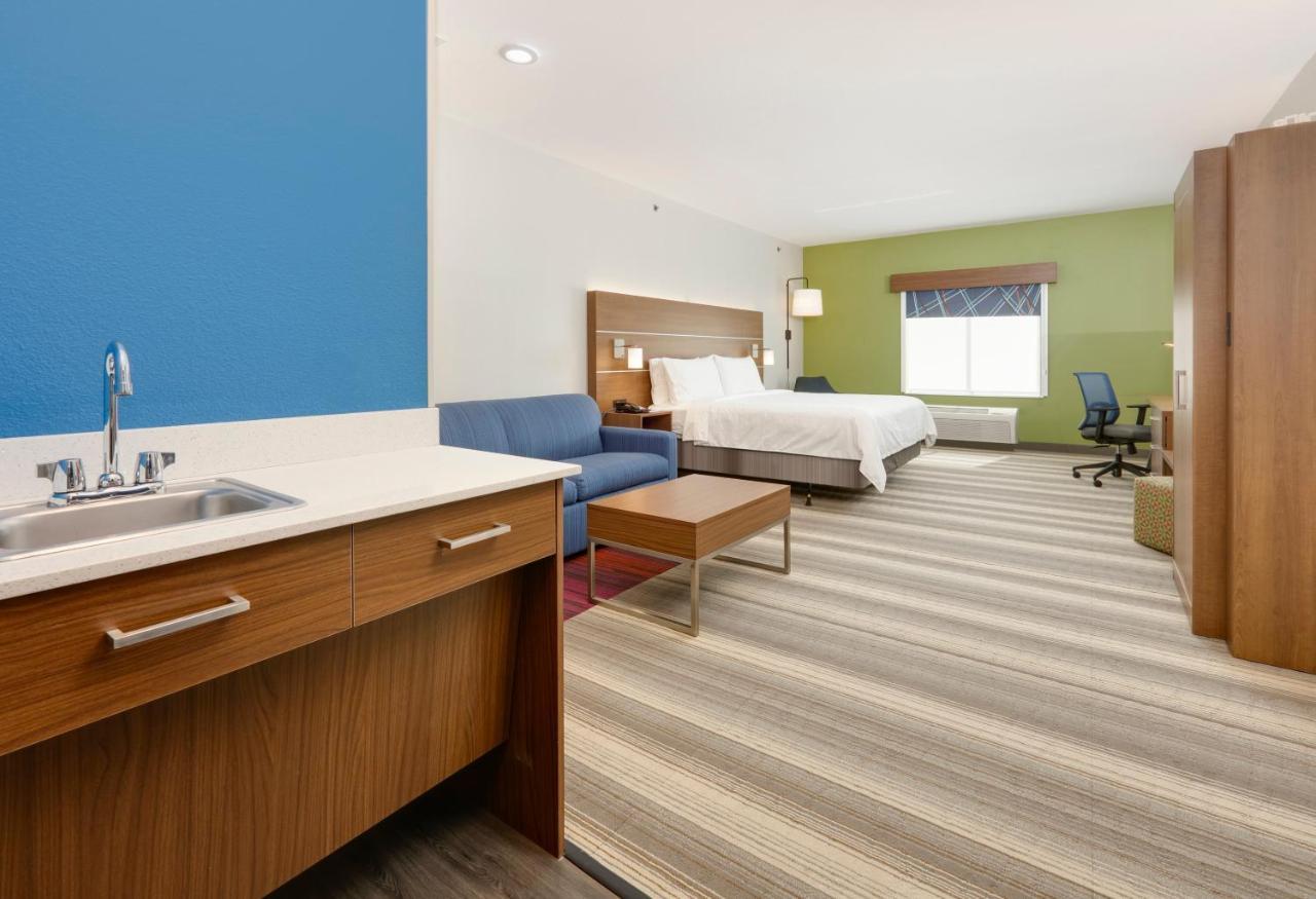 Holiday Inn Express & Suites - Denton North By Ihg Exterior foto
