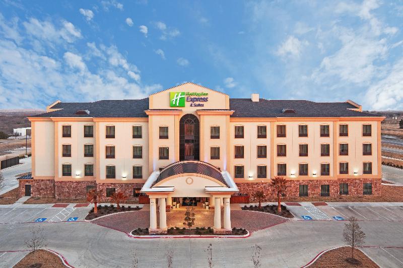 Holiday Inn Express & Suites - Denton North By Ihg Exterior foto