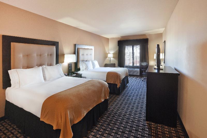 Holiday Inn Express & Suites - Denton North By Ihg Exterior foto